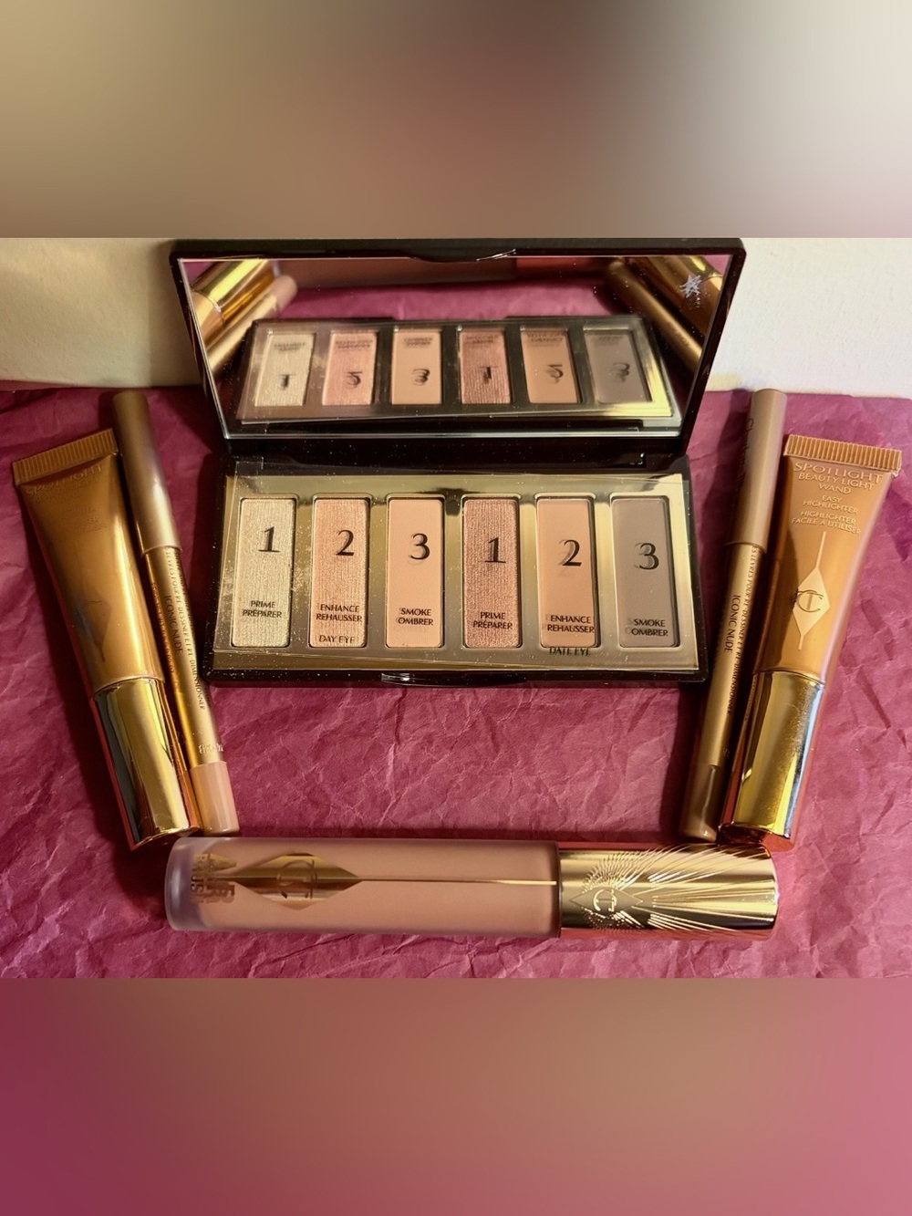 Charlotte Tilbury-“Charlotte Darling’s Iconic Nude & Honey Blur On Spotlight”Set